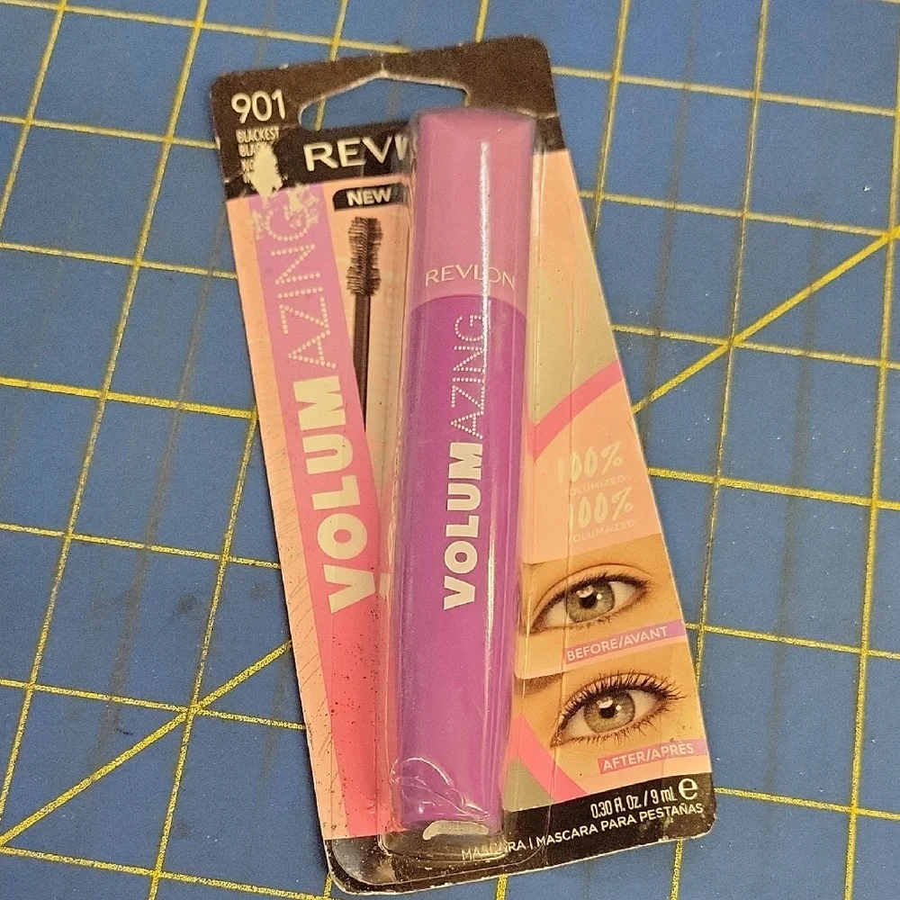 Revlon Volumazing Mascara 901 Blackest Black 9ml NIP